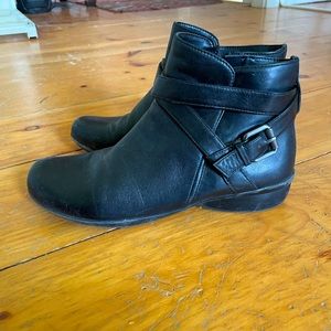 Naturalizer Booties Size 9